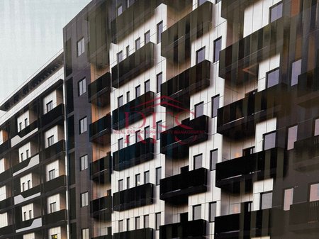 Shitet Apartament 2+1 ne Misto Mame
vetëm 300 metra nga Rreth-Rrotullimi i Yzberishtit