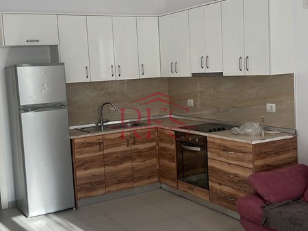 📍 Jepet me Qera Super Hyrje Private – Poshtë Spitalit Amerikan 2