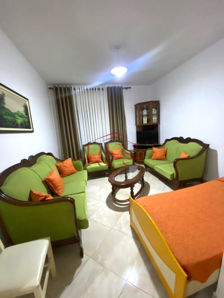 Si affitta ingresso 1+1 a Lapraka