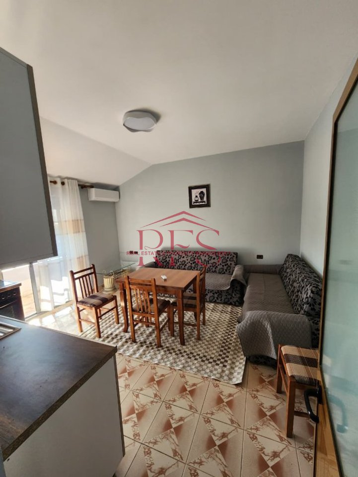 Tirane  11 Laprake | Spitali ushtarak | ish Dogana  Rruga Azem Galica  apartament  2+1  Kati 4  450 €