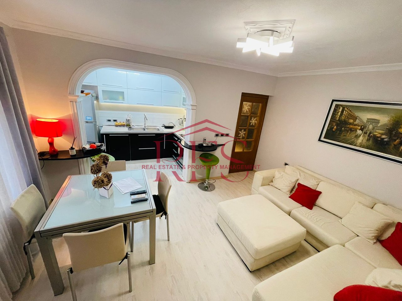 Jepet me Qira Apartament 2+1
📍 Pranë Gardës ne Bllok