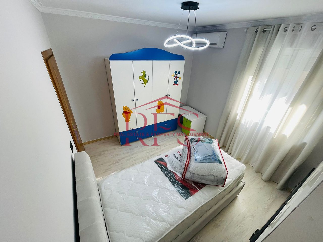 Jepet me Qira Apartament 2+1
📍 Pranë Gardës ne Bllok
