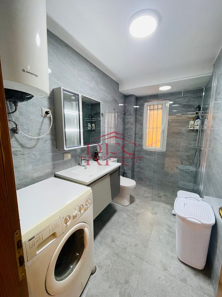 Jepet me Qira Apartament 2+1
📍 Pranë Gardës ne Bllok