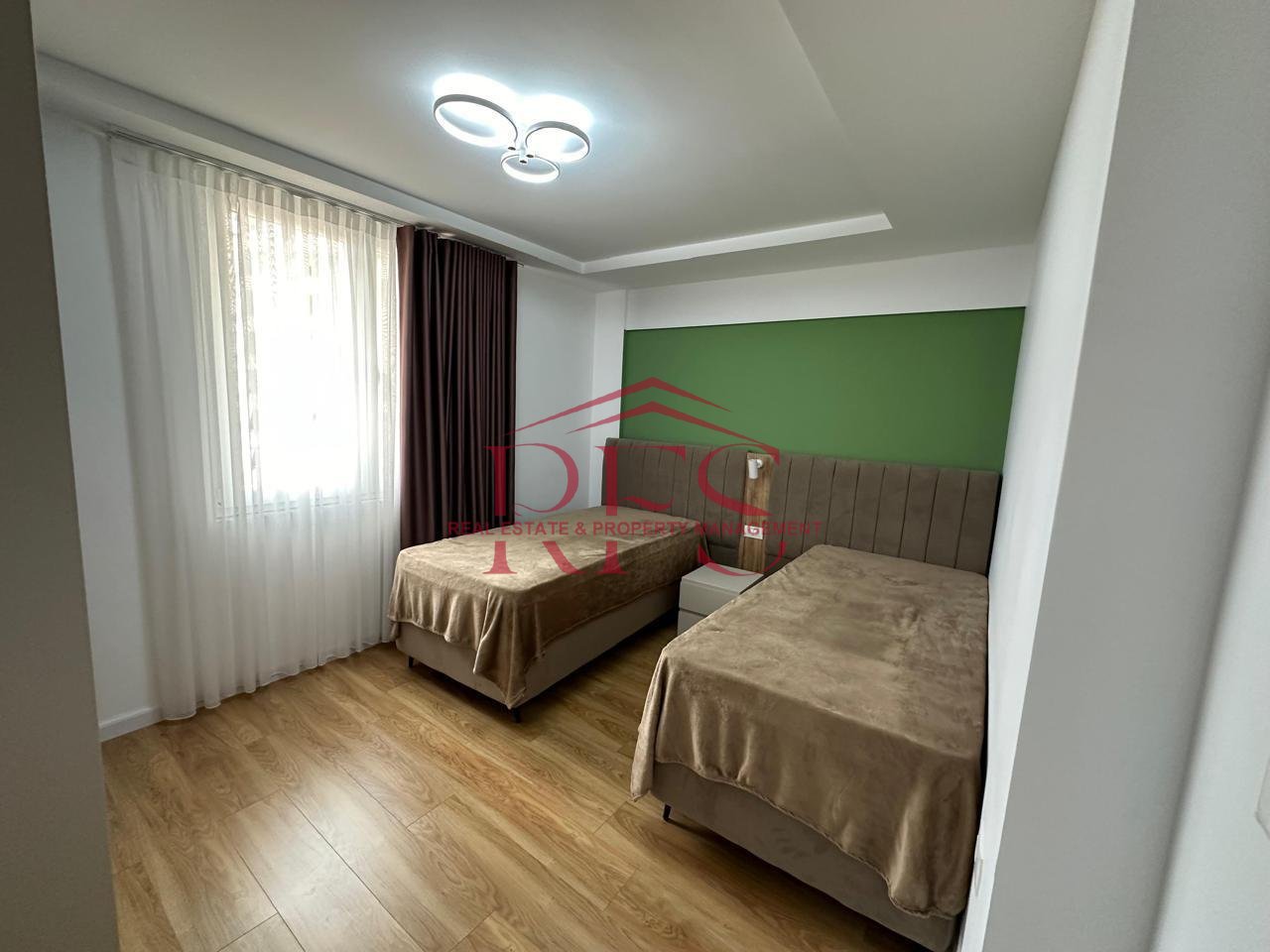 JEPET ME QERA SUPER APARTAMENT 2+1 DUPLEX – QENDËR TIRANË (MUZEU)