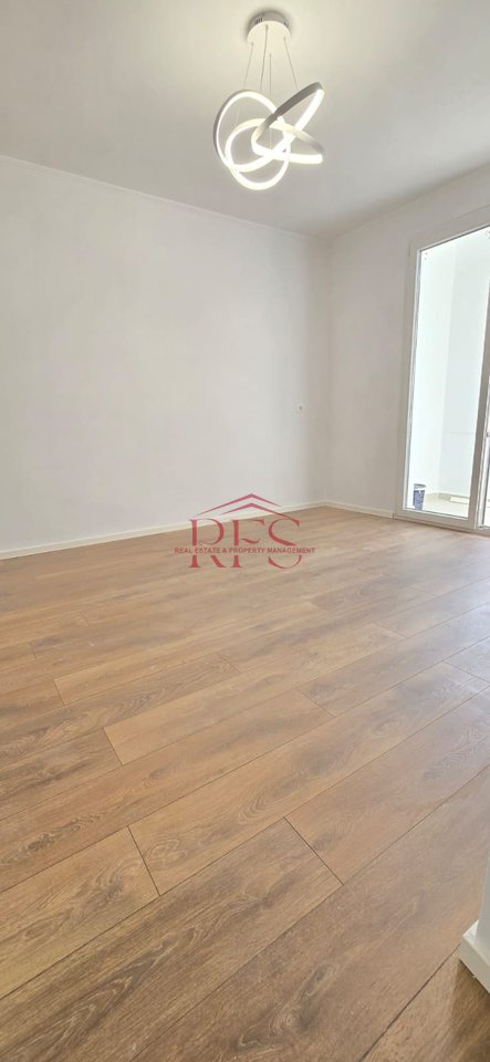 📍 Apartment 1+1 + Storage for Sale – Kongresi i Lushnjës Street, 21 Dhjetori