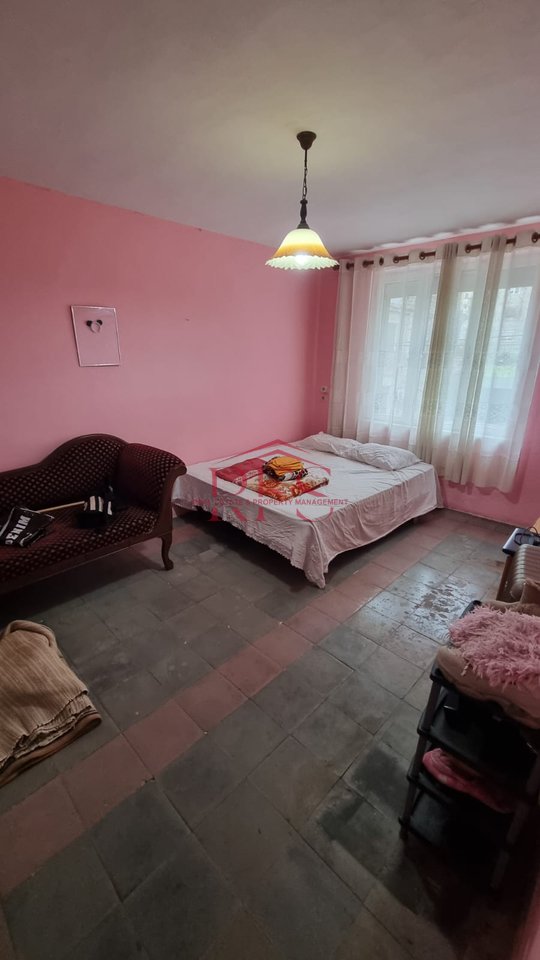 🏠 Shitet apartament 1+1, Rruga Kavajës