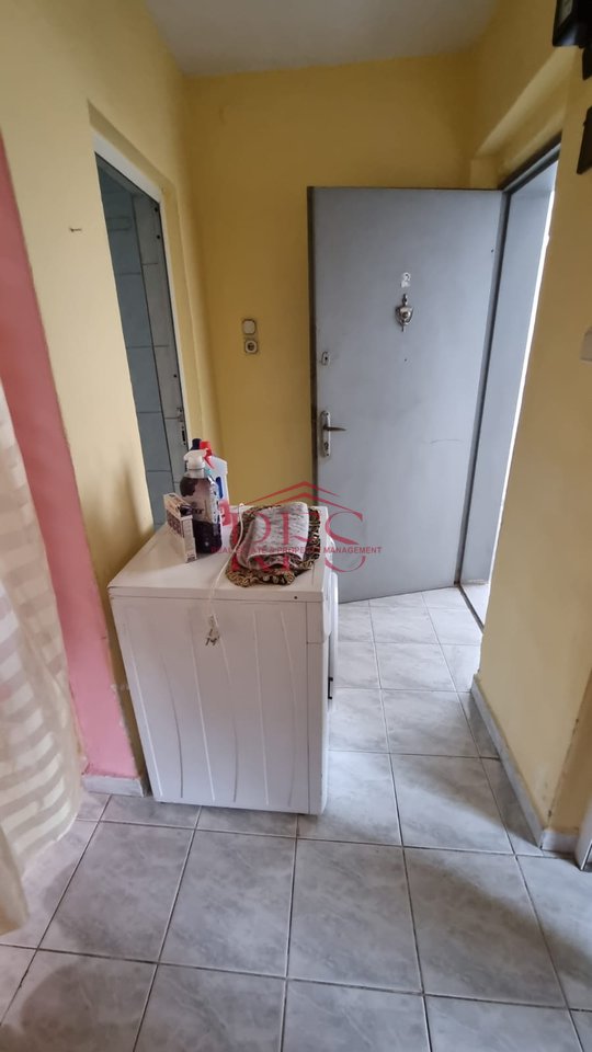 🏠 Shitet apartament 1+1, Rruga Kavajës