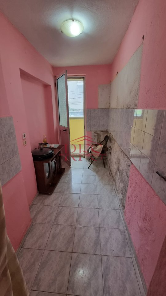 🏠 Shitet apartament 1+1, Rruga Kavajës