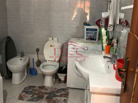 Jepet me qera apartament  2+1 – Astir