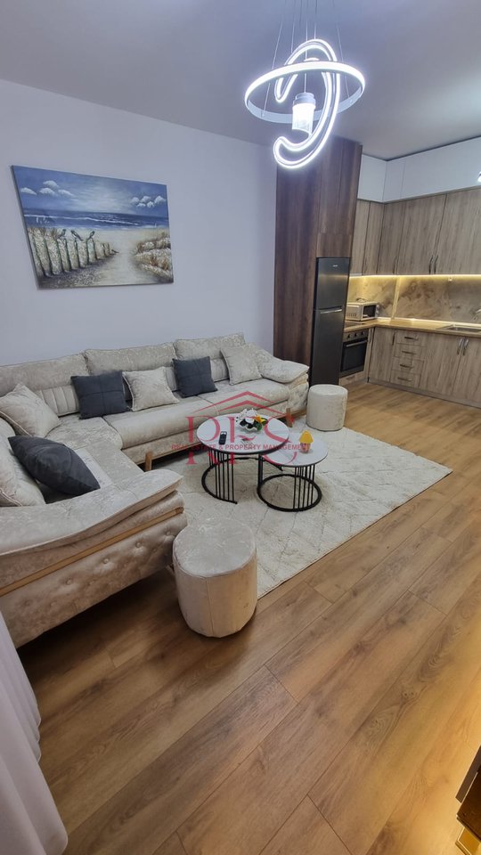 📢 Shitet Ap 2+1+2 i Mobiluar Moderne  – Astir, pranë Bar Oslo