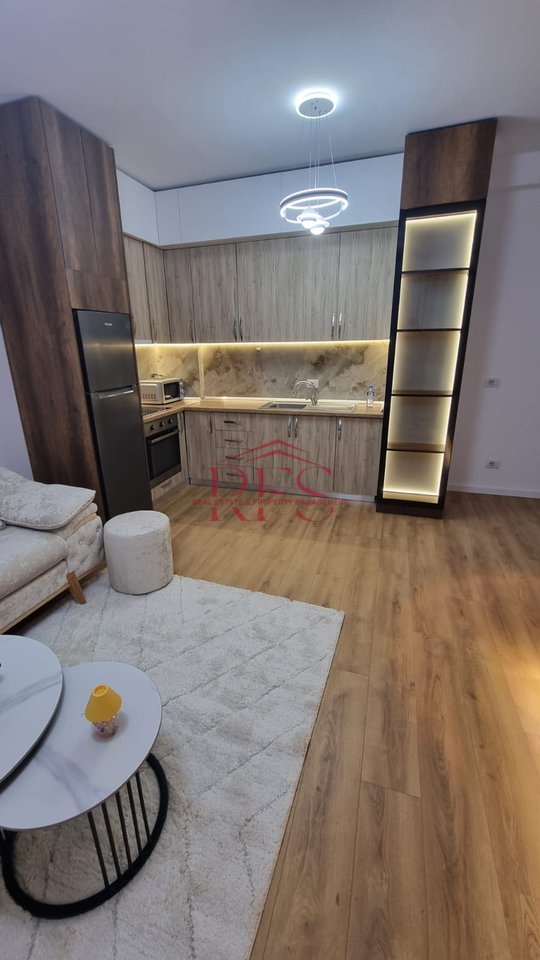 📢 Shitet Ap 2+1+2 i Mobiluar Moderne  – Astir, pranë Bar Oslo