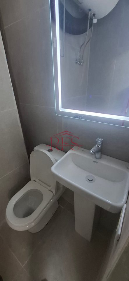 A gas station is for rent in the student city area, fully equipped, price 280 thousand lek. Near buildings 9 and 10.
