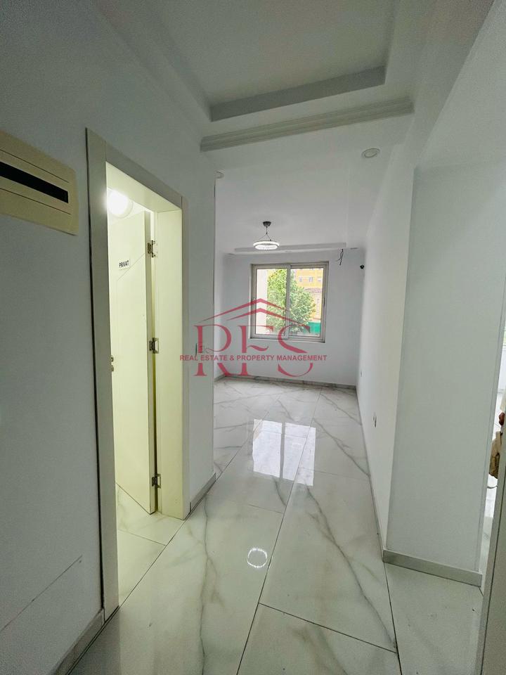 📍 Jepet me qira apartament bosh 1+1 – Rruga e Dibrës (Vijë e parë)
