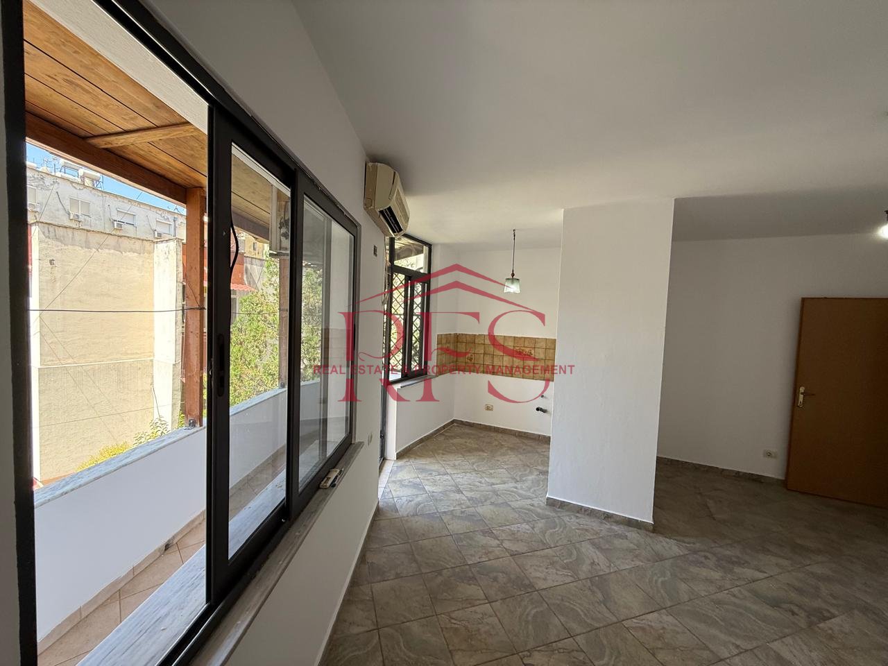 📌 Studio apartment for sale – New Bazaar (behind the Telebingo building)