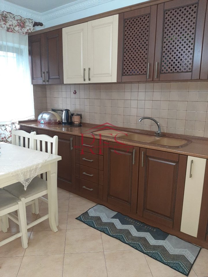 📍 Appartamento 1+1 in affitto – Brryli, dietro la banca Raiffeisen