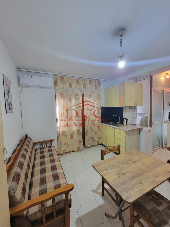 📌 Monolocale in affitto – Xhamllik / Congresso di Manastir