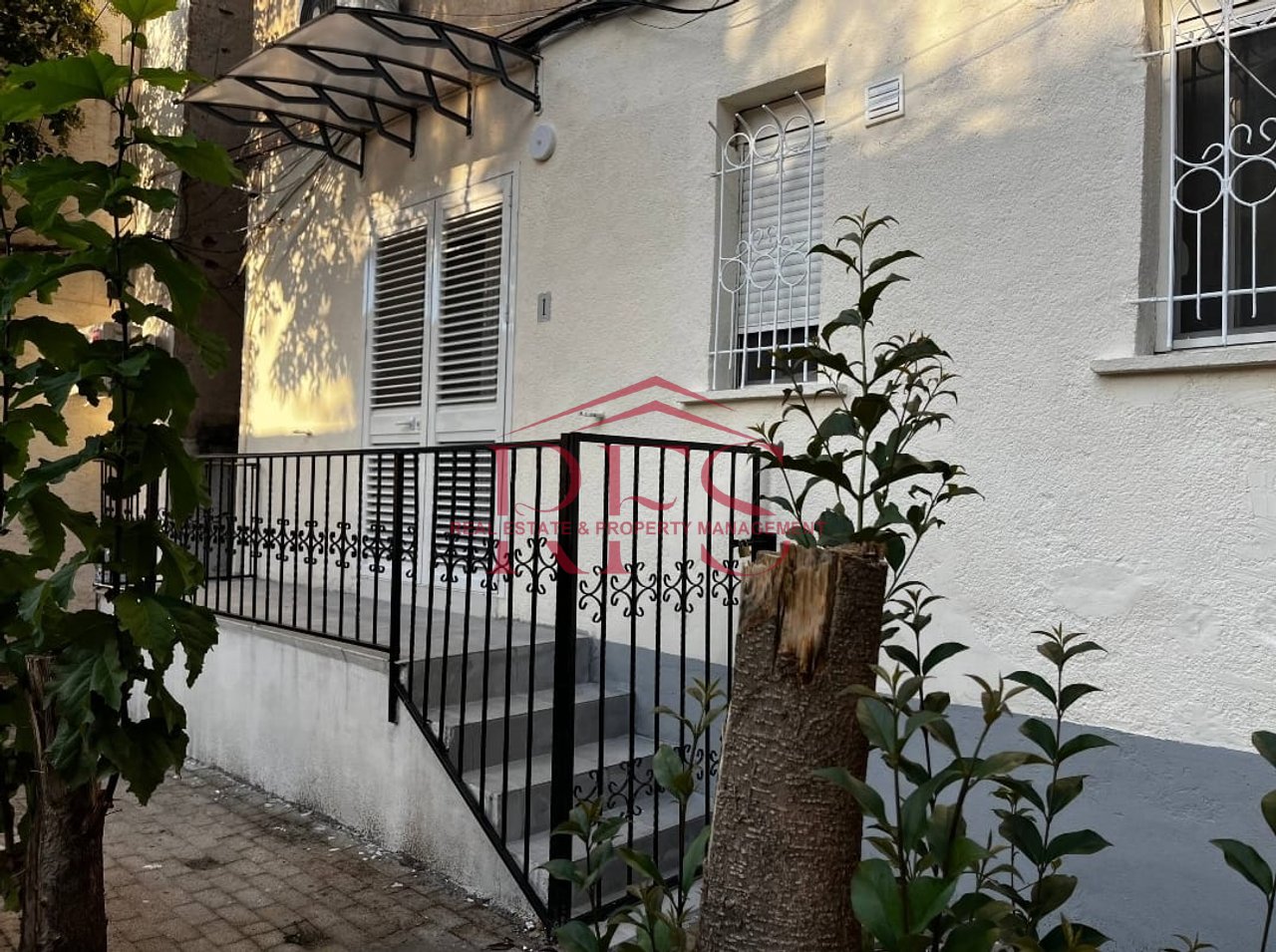 📍 Adresa: Bulevardi Zogu I, Kat i Parë
🏠 Qira – Apartament pranë Min.Drejtesise 1+1