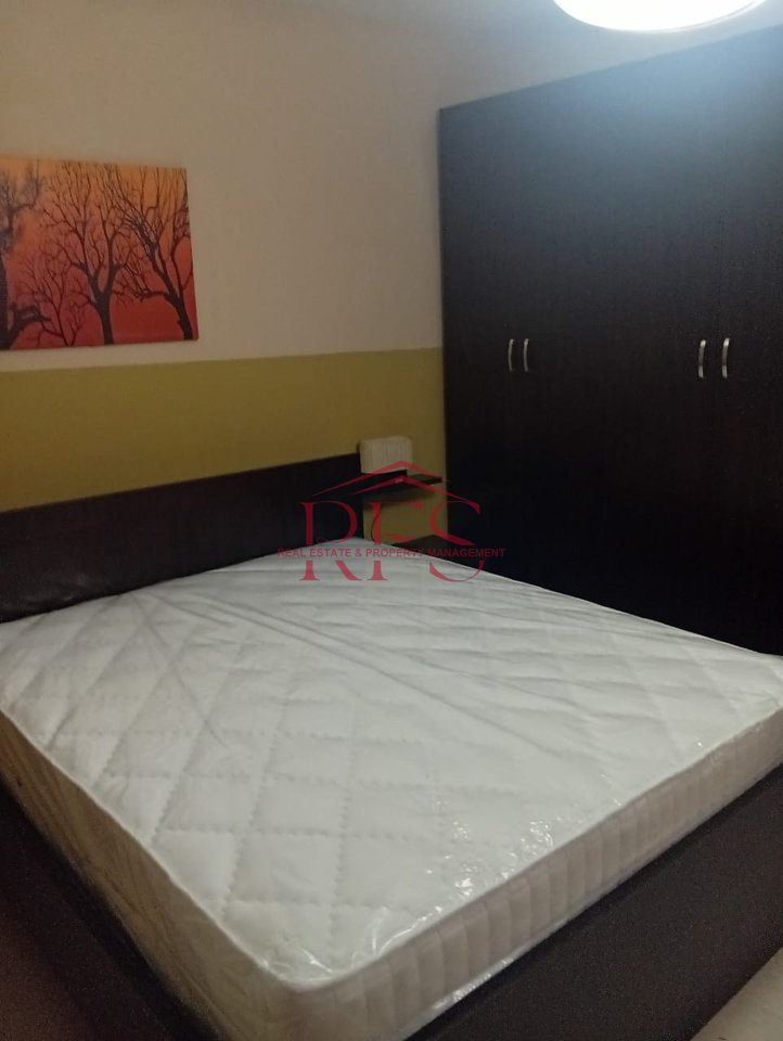 📍 In Affitto Super Ingresso 2+1 – Di Fronte al Ginnasio Partizani, Selvia