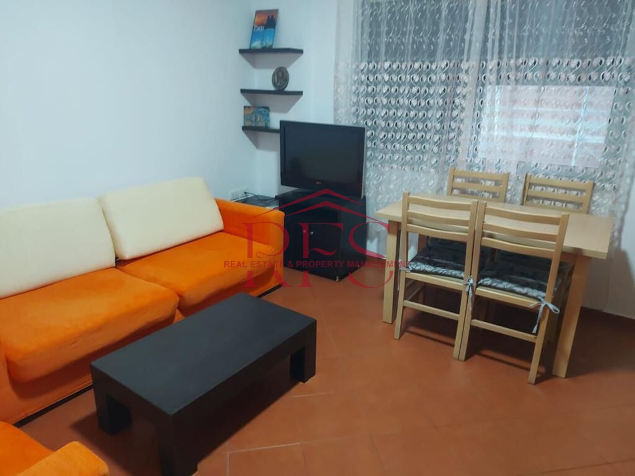 🏠 1+1 APARTMENT FOR RENT NEAR THE FORMER EXHIBITION "SHQIPËRIA SOT"  
📍 Address: Near the Former Exhibition, Tirana (500) (For couples)  
🏢 Floor: 7th (new building with elevator)