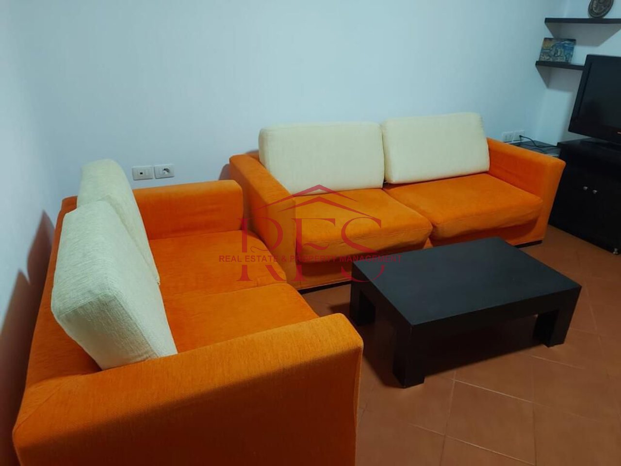 🏠 1+1 APARTMENT FOR RENT NEAR THE FORMER EXHIBITION "SHQIPËRIA SOT"  
📍 Address: Near the Former Exhibition, Tirana (500) (For couples)  
🏢 Floor: 7th (new building with elevator)