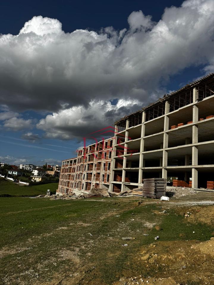 📢 Paskuqan Shitet Super Apartamenti 2+1 me Super Cmim