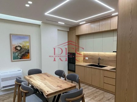 🏡 Dry Lake – Apartment 2+1+2 Bathrooms + balcony for rent
💰 1,500 € / month (parking space included)