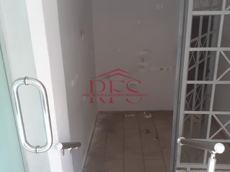 📢 Si affitta negozio vicino al vecchio mercato elettrico!