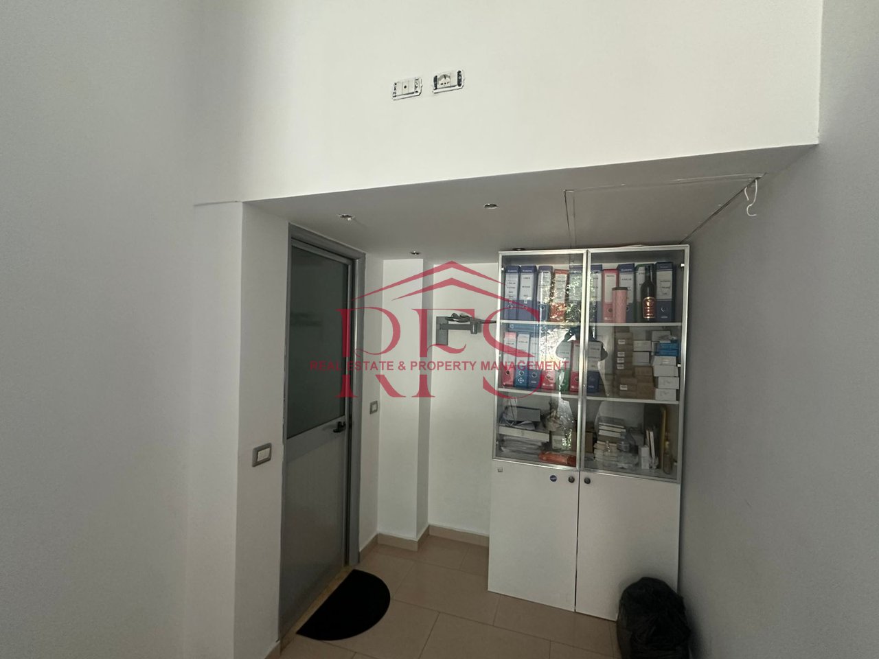 🟢 Shop for Rent - 21 m² Near Myslym Shyri