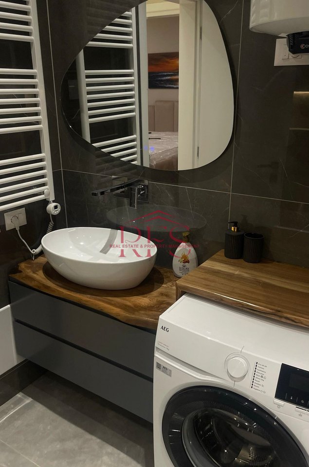 🏡 Dry Lake – Apartment 2+1+2 Bathrooms + balcony for rent
💰 1,500 € / month (parking space included)