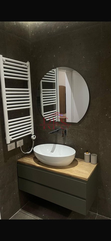 🏡 Dry Lake – Apartment 2+1+2 Bathrooms + balcony for rent
💰 1,500 € / month (parking space included)