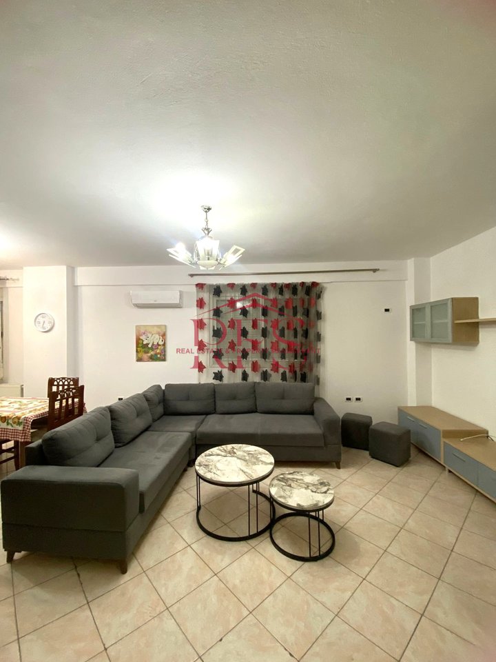 ✅ SUPER APPARTAMENTO 2+1+2 CON BALCONE IN AFFITTO A BLLOK NEL CUORE DI TIRANA