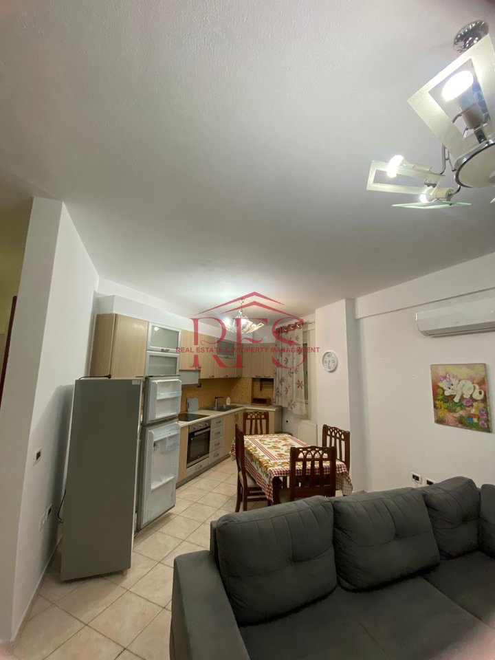 ✅ SUPER APPARTAMENTO 2+1+2 CON BALCONE IN AFFITTO A BLLOK NEL CUORE DI TIRANA