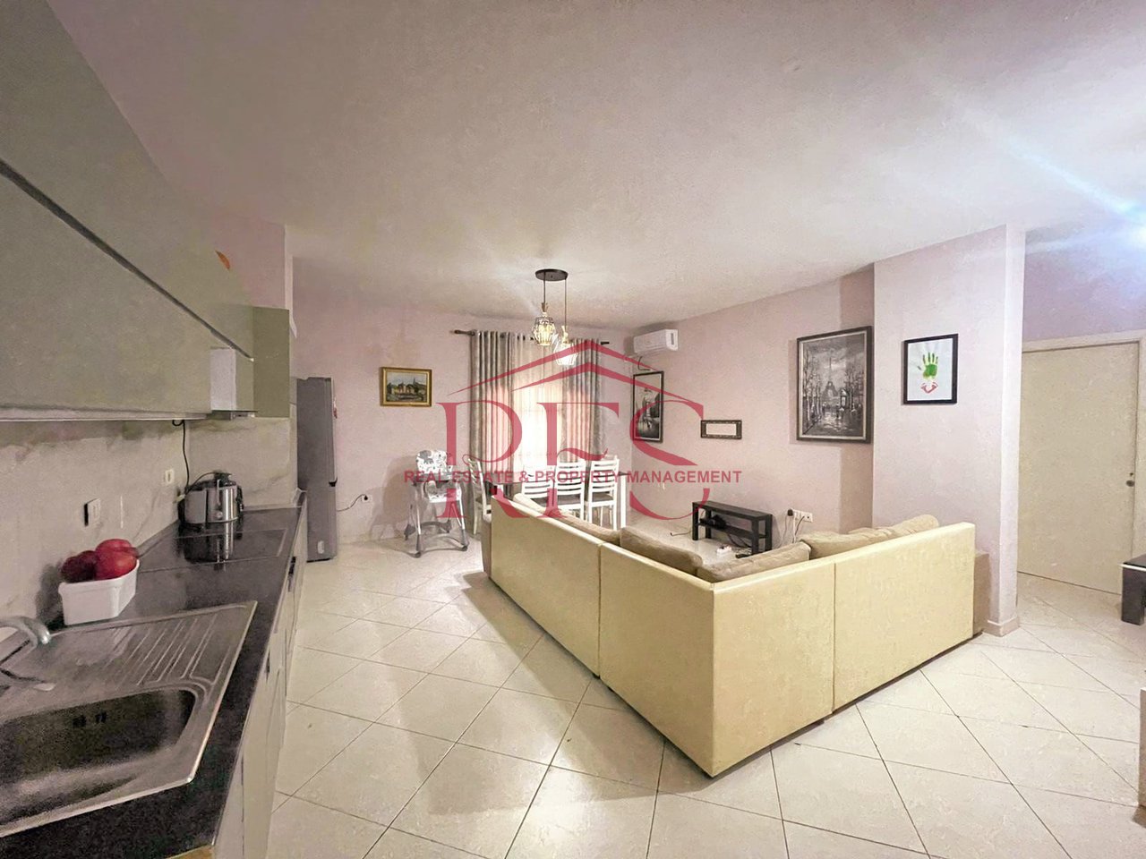 🏡 Jepet me Qira Apartament 2+1 ne Fresk
Kati i 7-të, me çip & ashensor personal