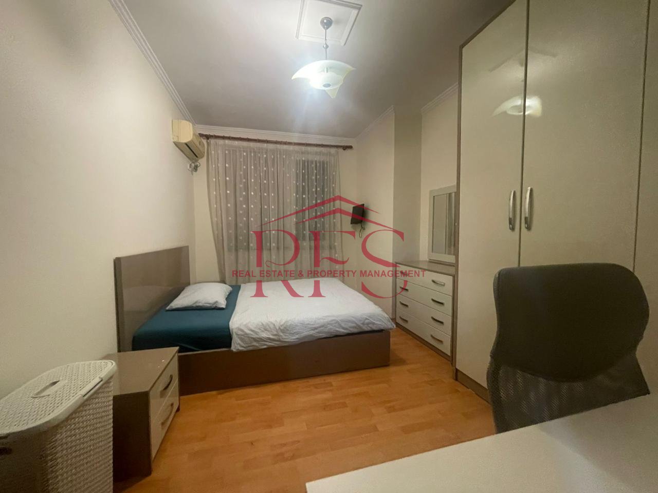 1+1 apartment, with elevator 450
By the river near the court, Myslym Shyri