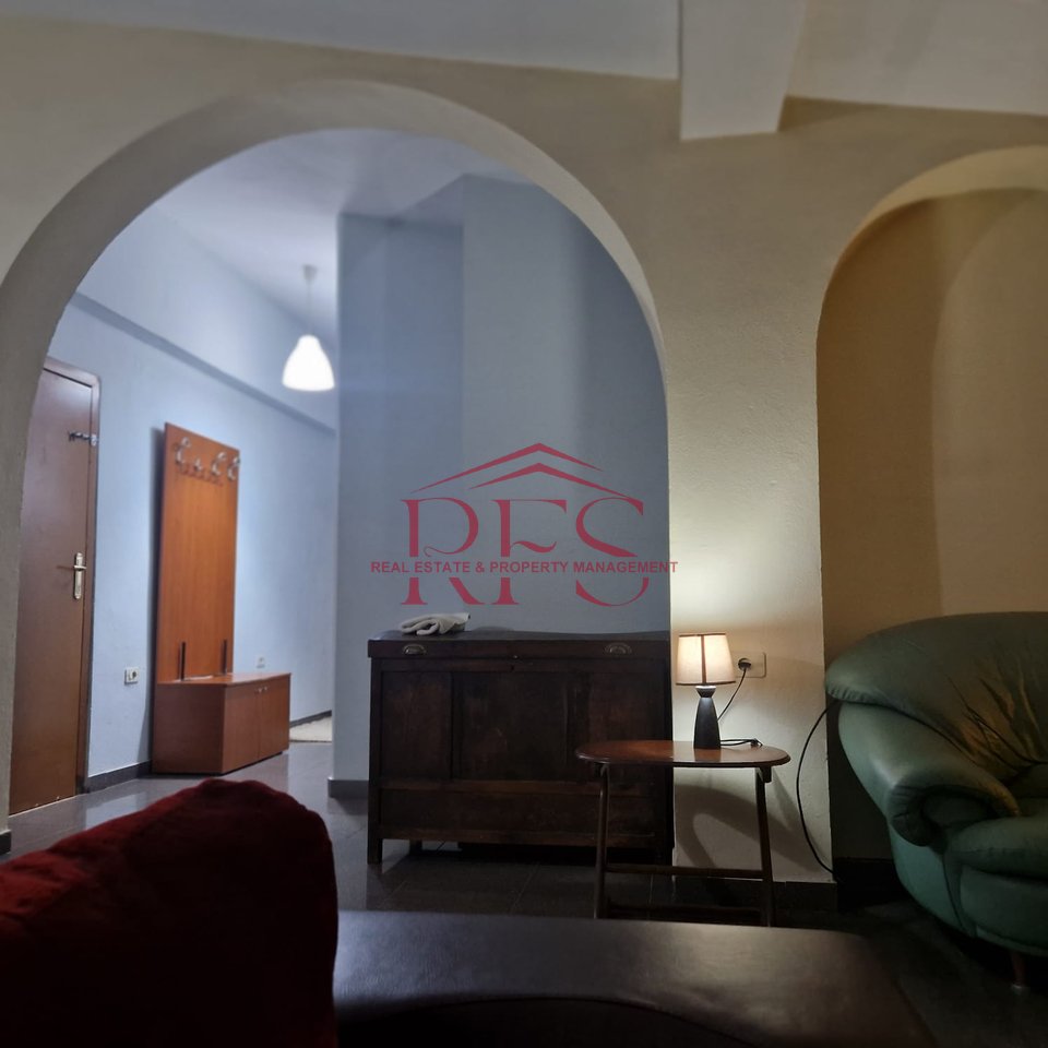 🏡 Appartamento in Affitto – 2+1 + Angolo cottura + 3 Balconi📍 Via “Besa”💵 45.000 Lek/giorno (preferite ragazze)
