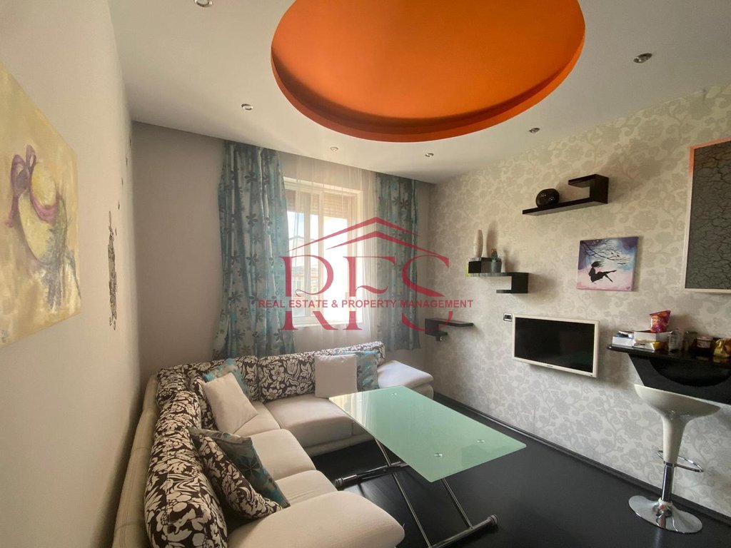 Gallery 01