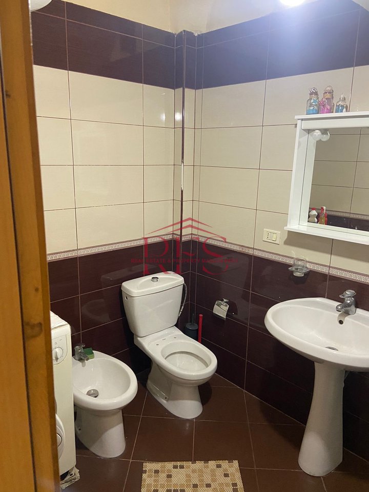 Affittasi 1+1 nel blocco