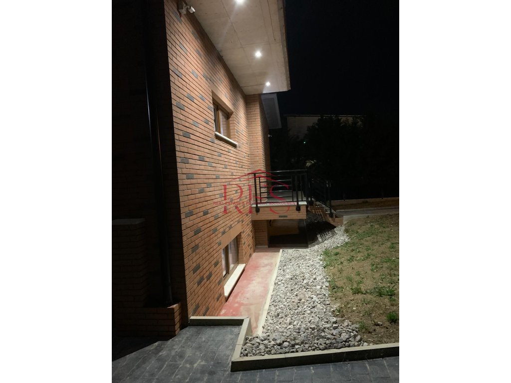 Gallery 01