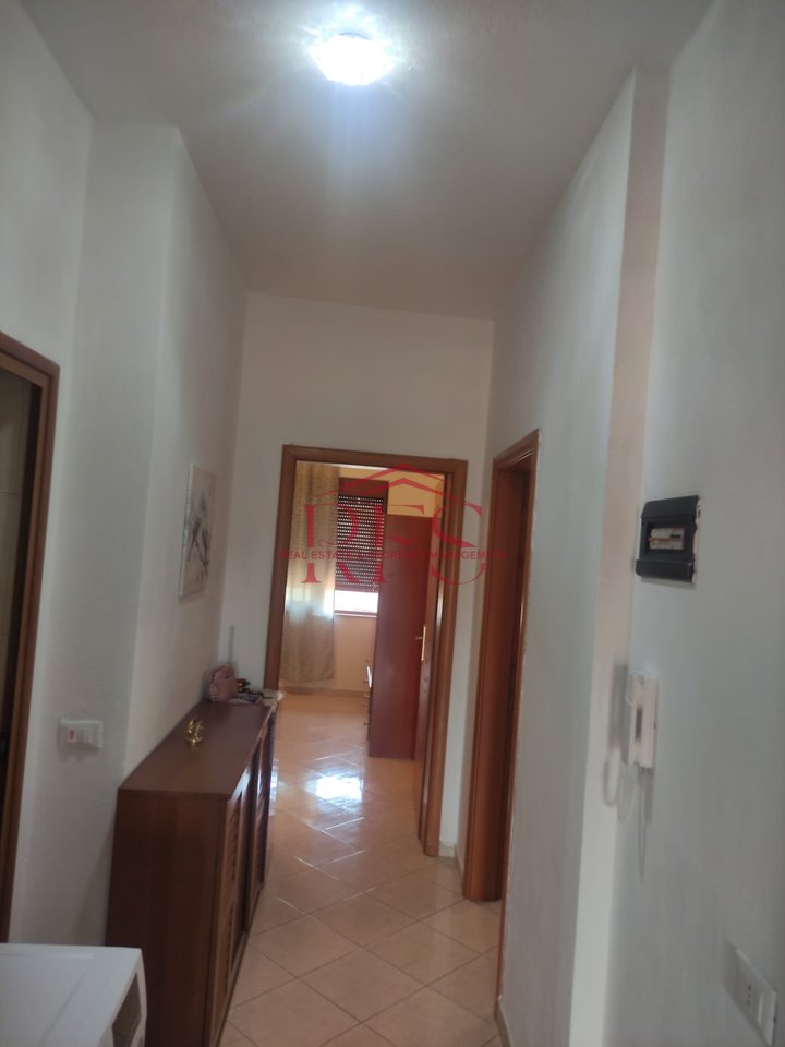 🏡 Jepet me qira kati i tretë i një vile trekatëshe prane SIRI KODRA