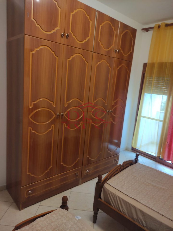 🏡 Jepet me qira kati i tretë i një vile trekatëshe prane SIRI KODRA