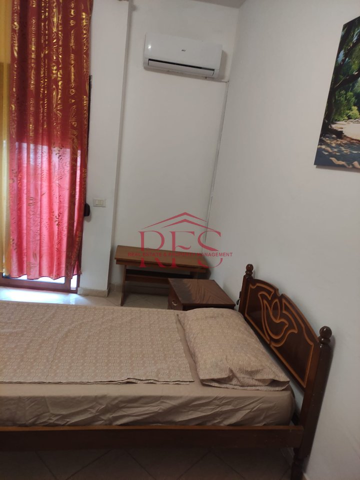 🏡 Jepet me qira kati i tretë i një vile trekatëshe prane SIRI KODRA