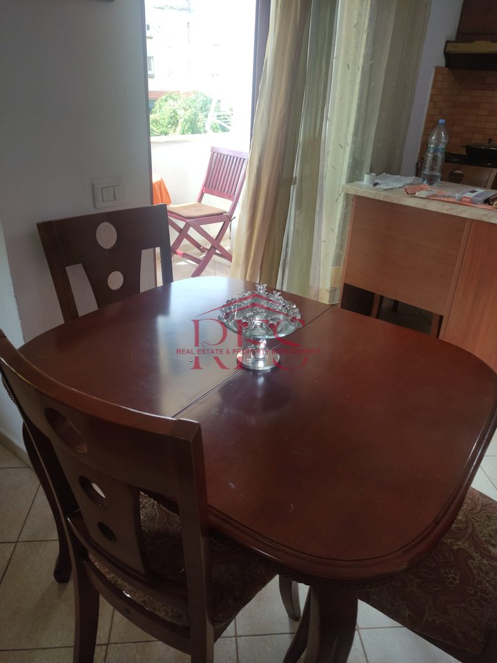 🏡 Jepet me qira kati i tretë i një vile trekatëshe prane SIRI KODRA