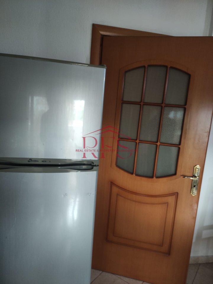 🏡 Jepet me qira kati i tretë i një vile trekatëshe prane SIRI KODRA