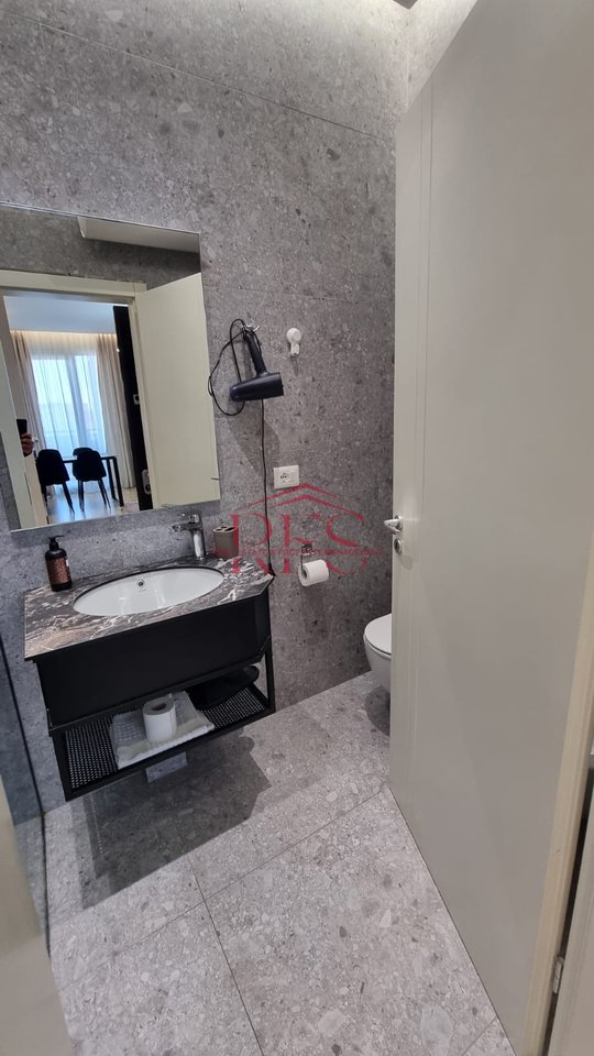 2+1 ME QERA TE LIQENI