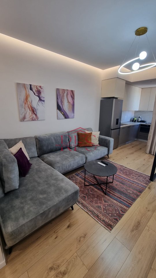 2+1 ME QERA TE RRUGA KOSOVAREVE