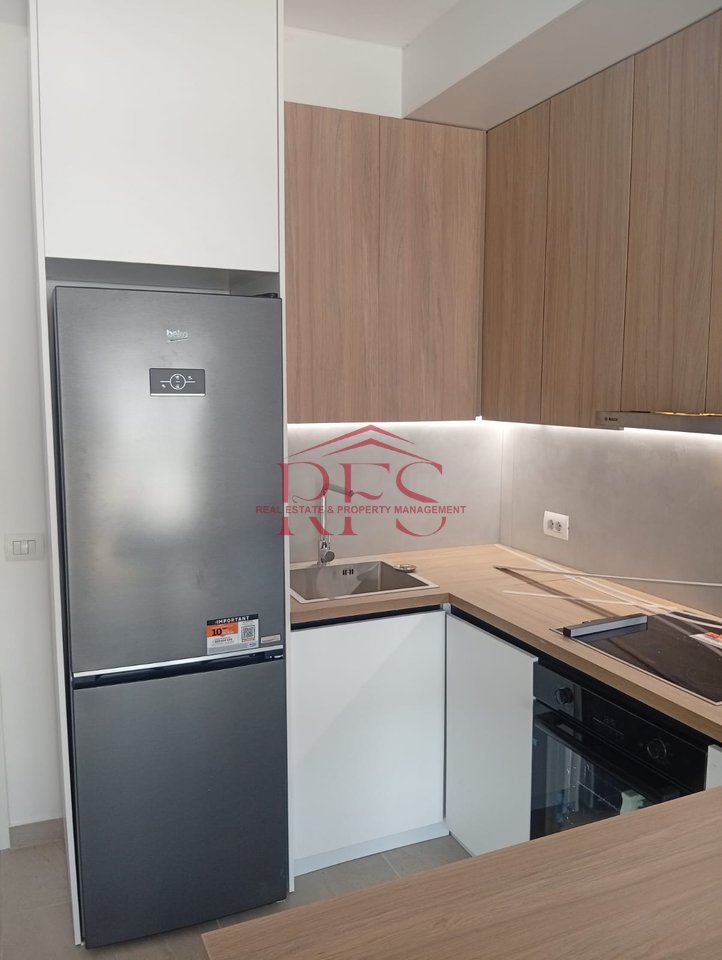 📍 Jepet me qera super apartament 1+1 – Afer Pazarit të Ri