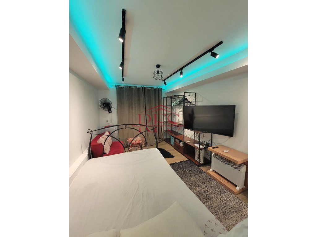Gallery 01
