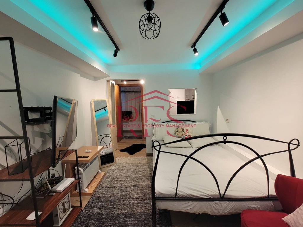 Gallery 01