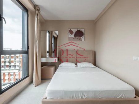 🏢 Apartament me Qira – Rruga e Barrikadave
📍 Vetëm 3 minuta në këmbë nga Sheshi Skënderbej!

🛗 Ndodhet në katin e 7-të të një pallati të ri (ndërtim 2022) me ashensor
📐 Sipërfaqe: 62 m²
💶 Çmimi: 700€/muaj

🛋️ Organizimi i brendshëm:
• Dhomë ndenje + ambient gatimi 🍽️
• 1 Dhomë gjumi 🛏️
• 1 Tualet 🚿
• 1 Ballkon 🌇

✅ Ideal për banim ose investim afatgjatë
📞 Kontakto për më shumë info ose për një vizitë!