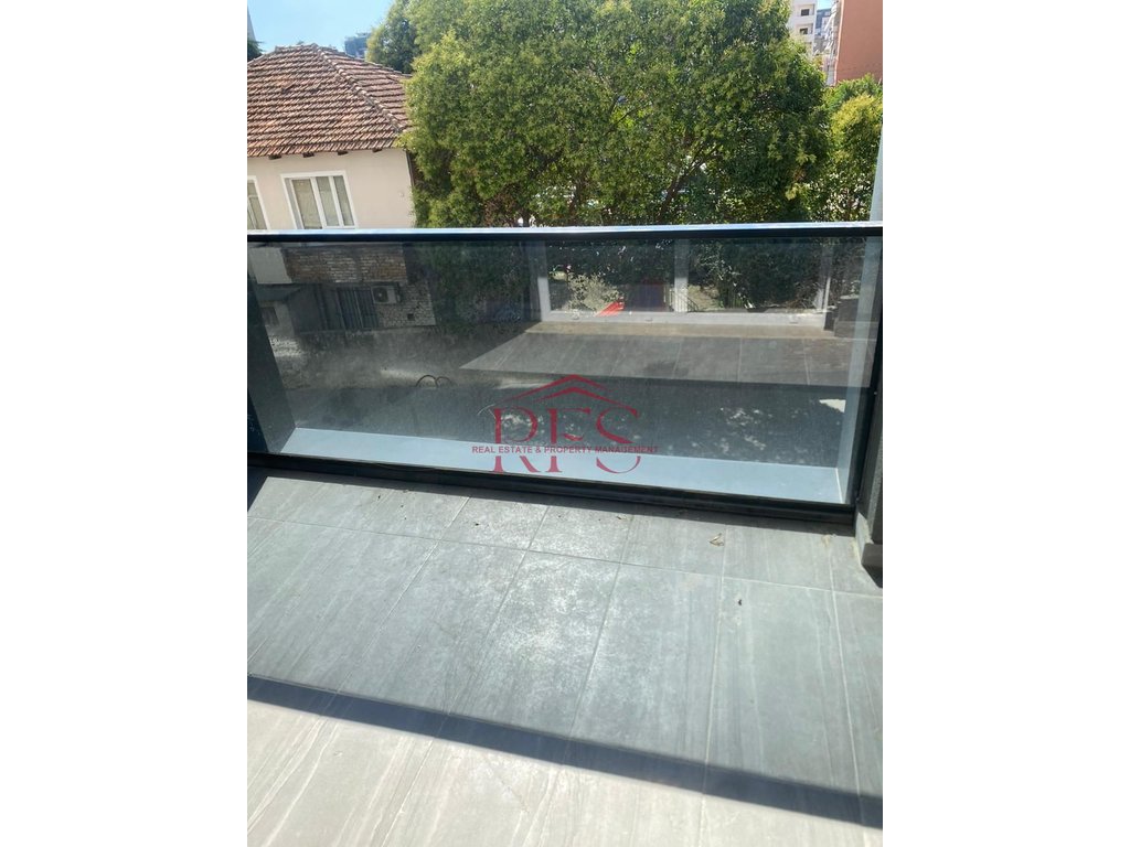 Gallery 01